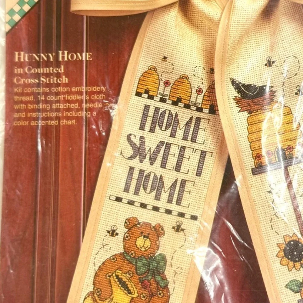 Vtg NOS Debbie Mumm Hunny Home 17” Front Door Bow Cross Stitch Kit Bears 72363